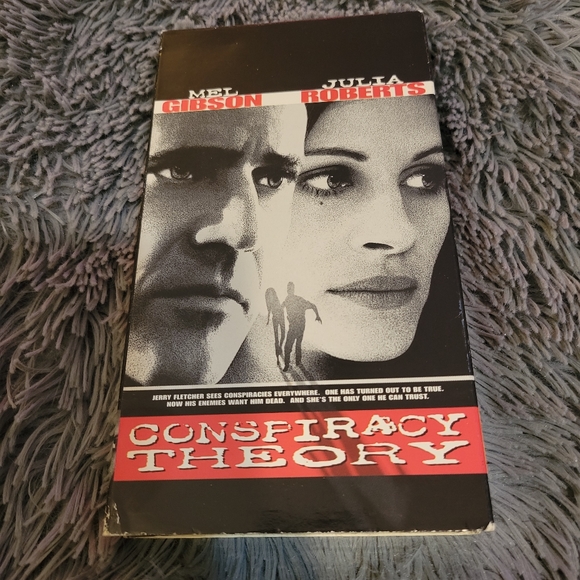 Conspiracy Theory VHS (1997) - Picture 2 of 8
